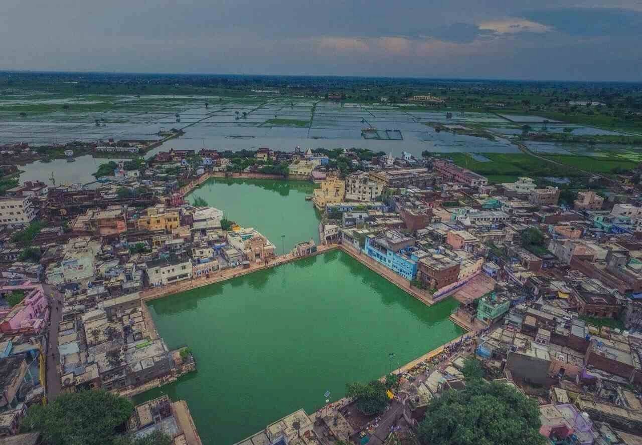 राधा कुंड और कृष्ण कुंड
