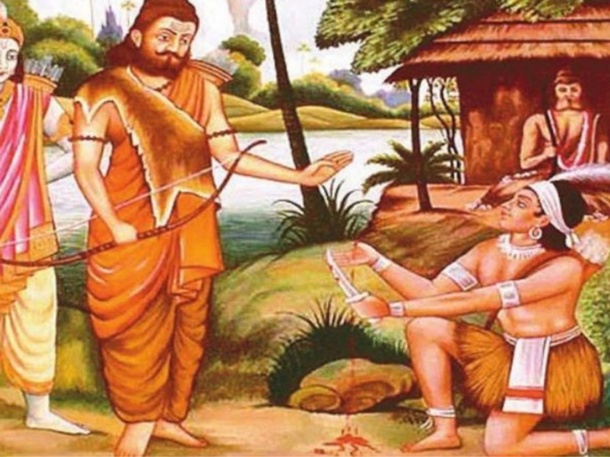 एकलव्य की अपने शिक्षक के प्रति समर्पण