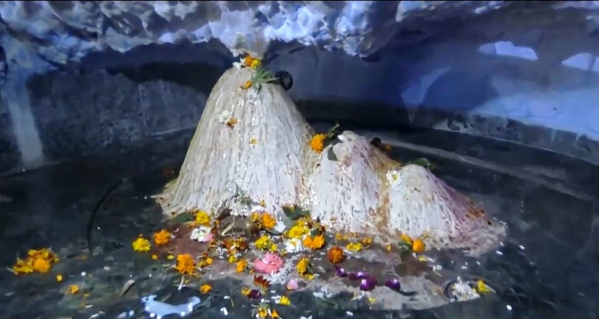 टपकेश्वर मंदिर