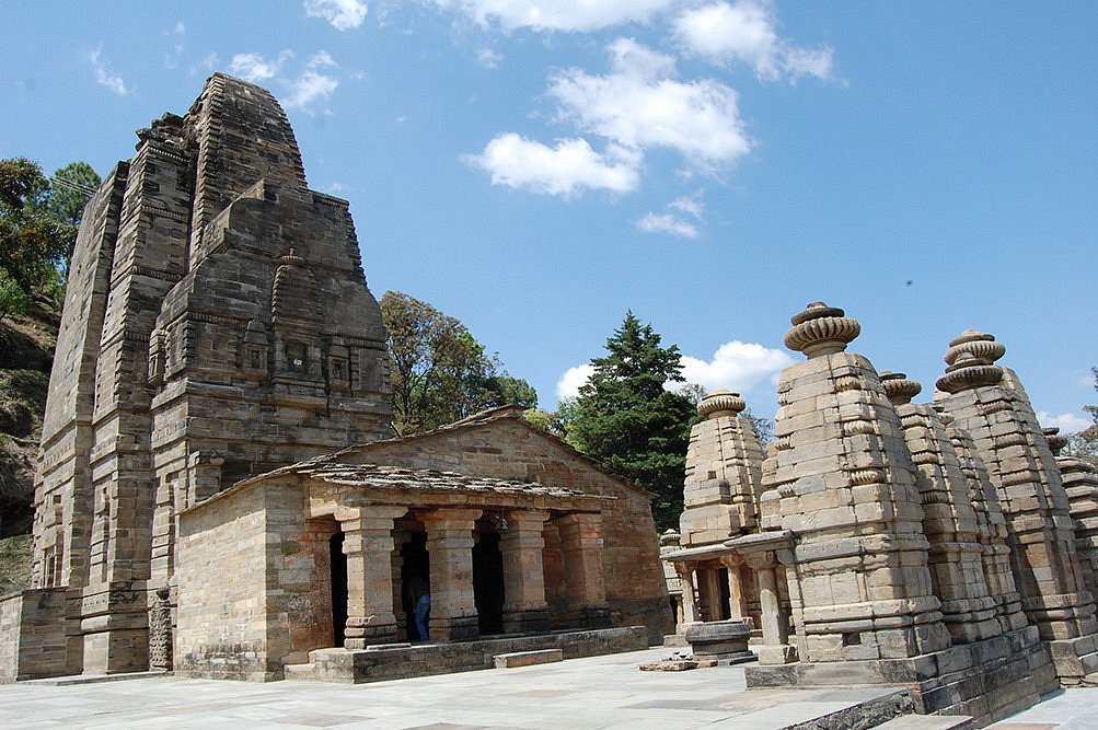 कटारमल सूर्य मंदिर